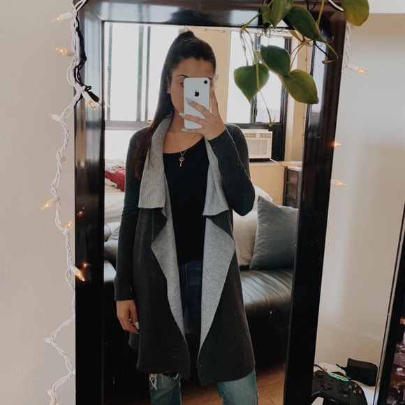 Forever 21 Sweaters - 🌻 Forever 21 Charcoal Grey Cardigan